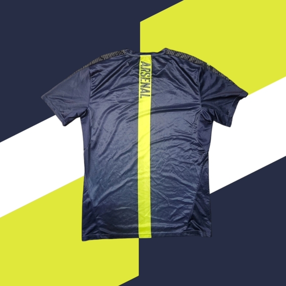 Arsenal FC 2016-17 Training shirt - Picture 3 of 7